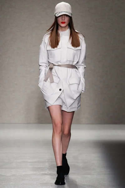 Look 8